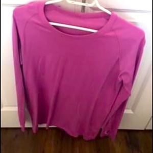 Lululemon long sleeved swiftly